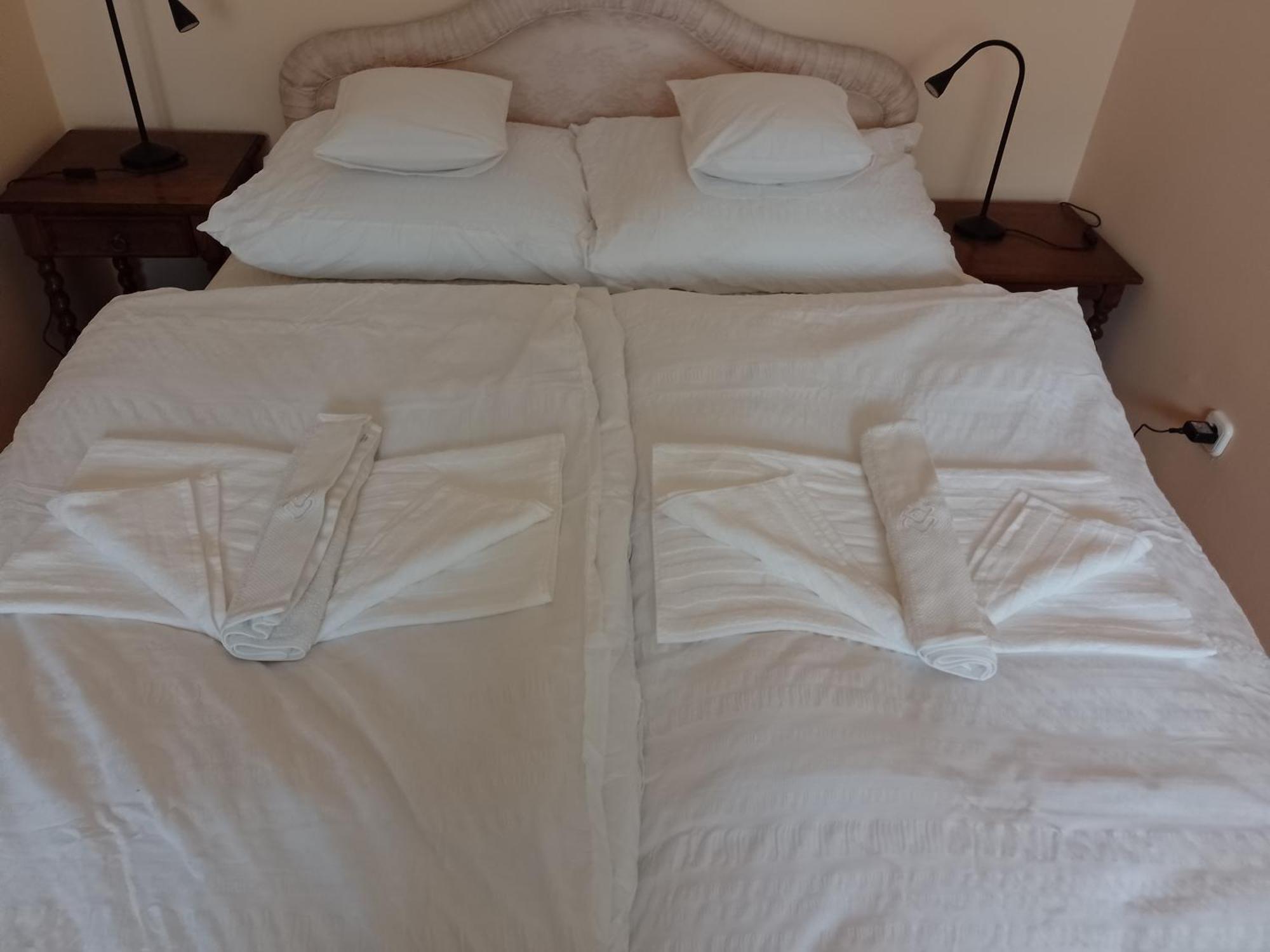 Belvarosi Classic Apartman 85 Square Meters ソンバトヘイ エクステリア 写真