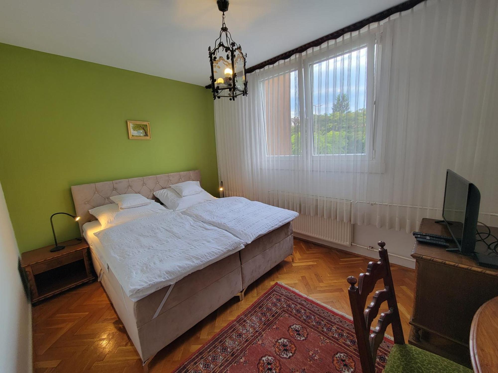 Belvarosi Classic Apartman 85 Square Meters ソンバトヘイ エクステリア 写真