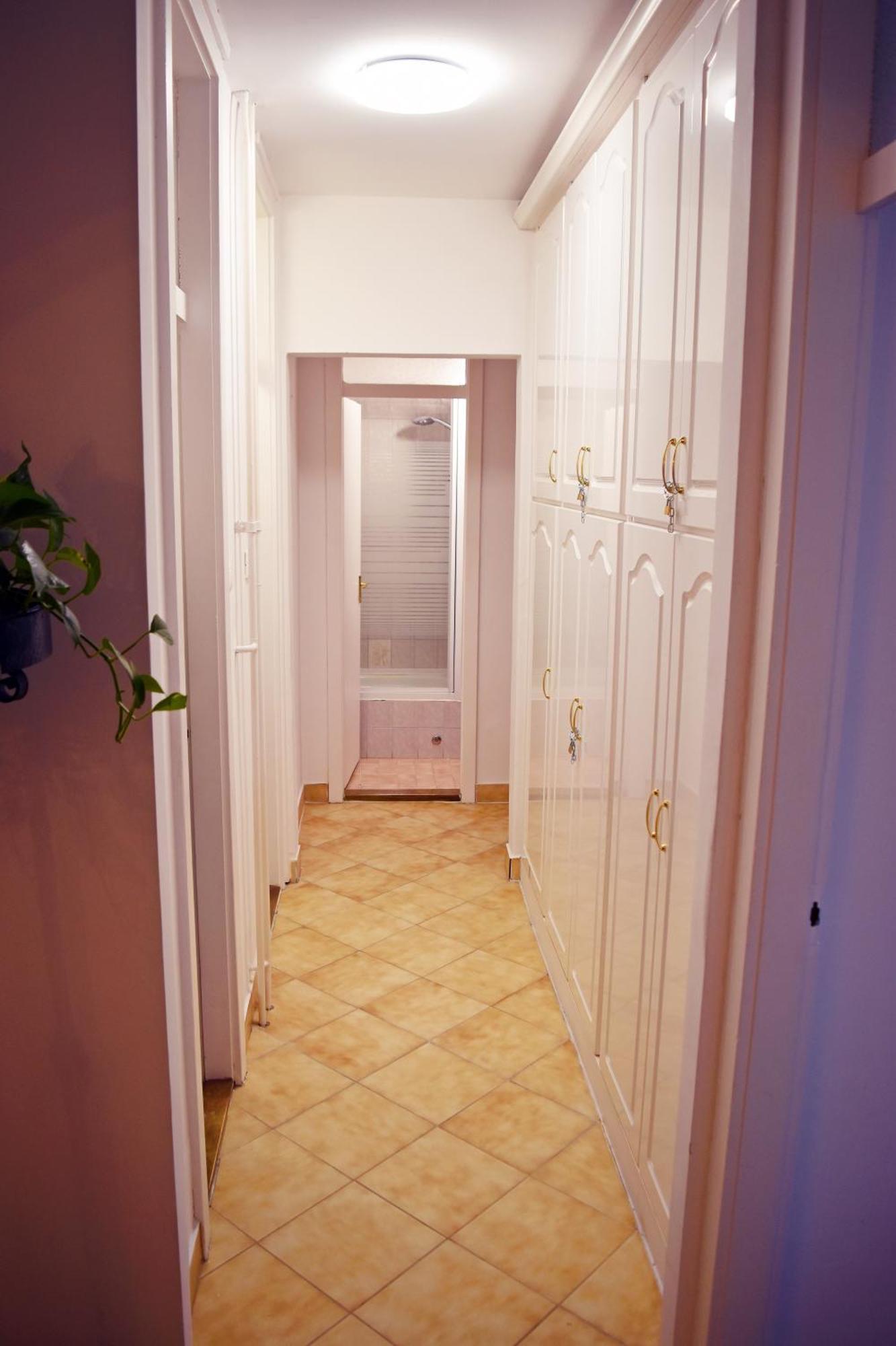 Belvarosi Classic Apartman 85 Square Meters ソンバトヘイ エクステリア 写真
