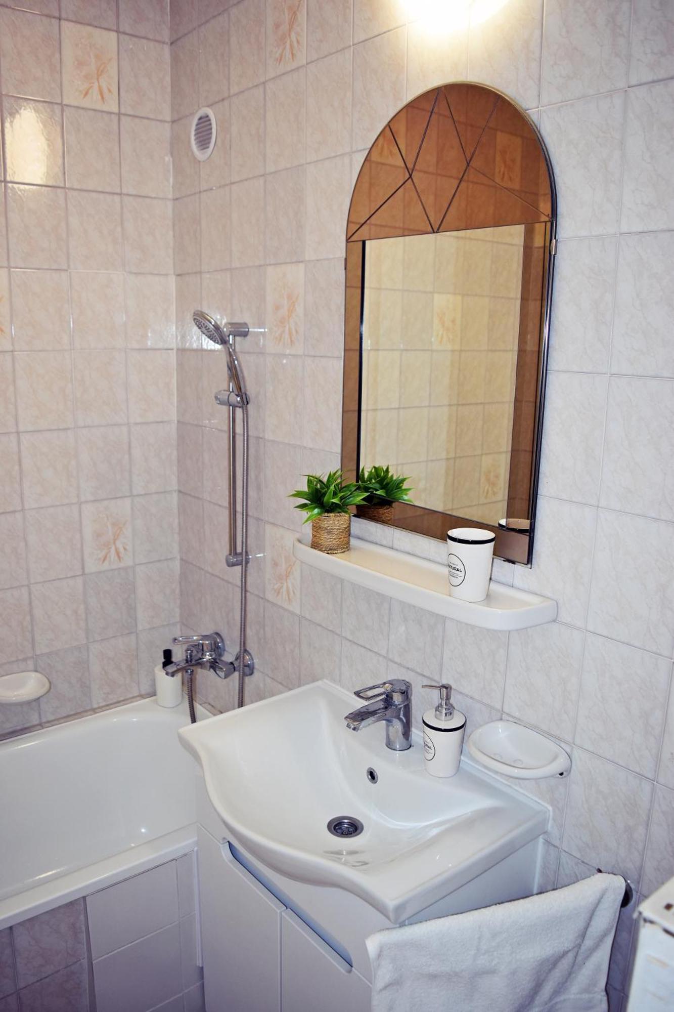 Belvarosi Classic Apartman 85 Square Meters ソンバトヘイ エクステリア 写真