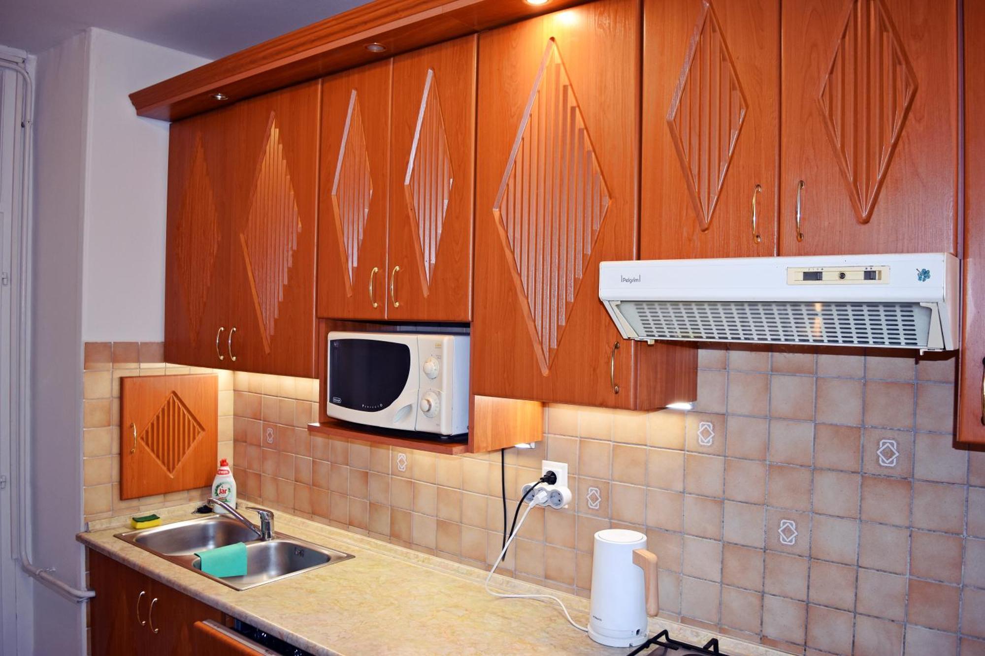 Belvarosi Classic Apartman 85 Square Meters ソンバトヘイ エクステリア 写真